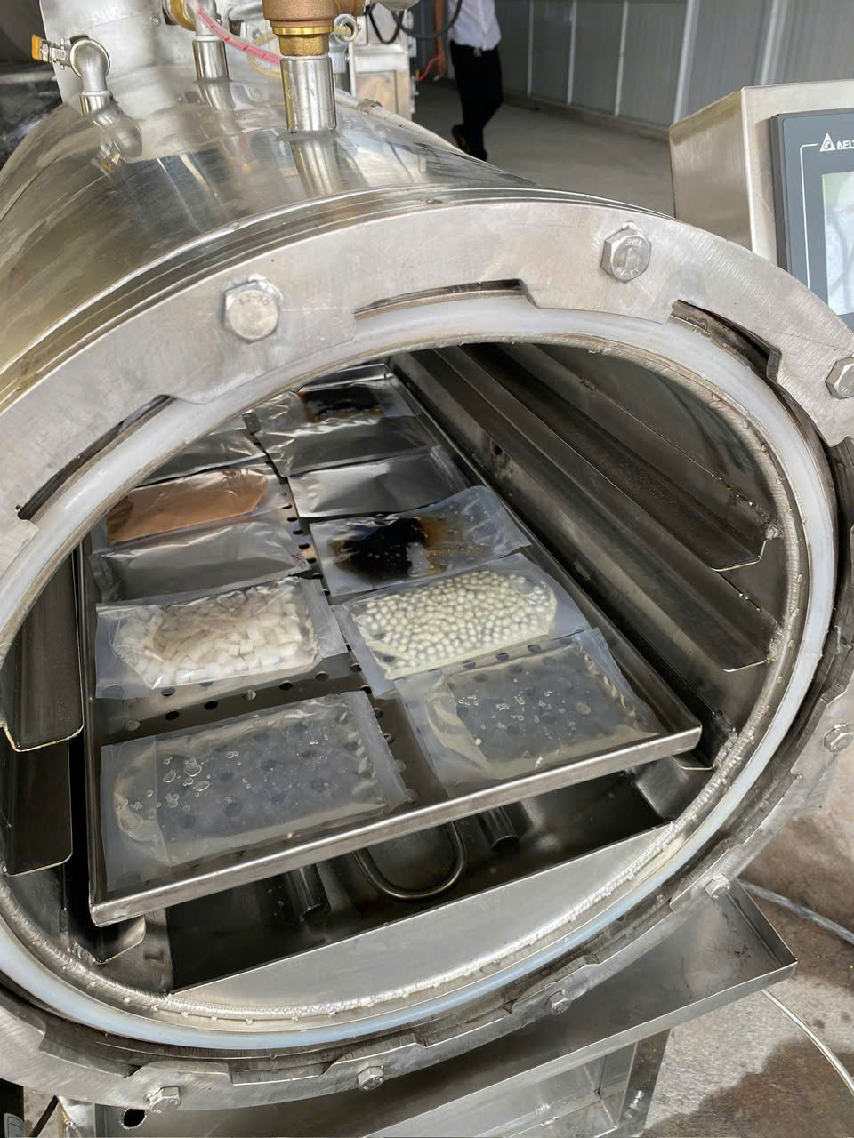 Máy hấp tiệt trùng áp suất cao